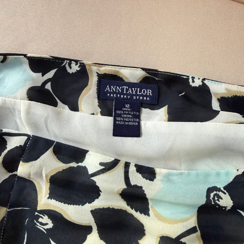 Vintage Ann Taylor Factory Floral Ruffle Hem Midi Skirt Blue Black White Size 12 - Picture 4 of 6